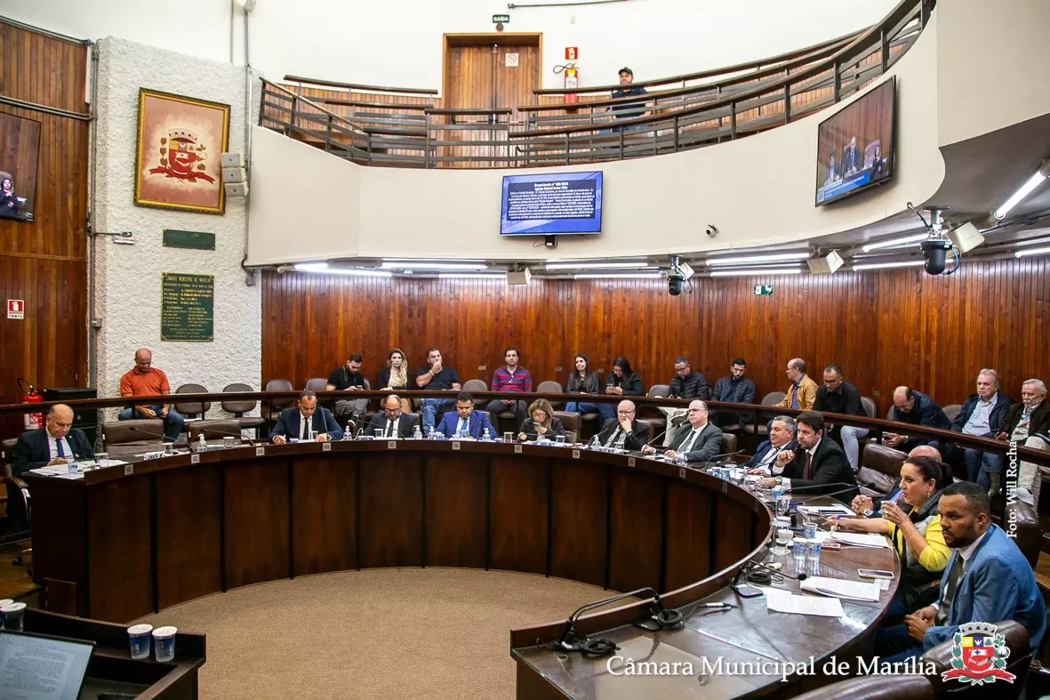 Câmara de Marília vota crédito para construção de escola e aquisição de ônibus adaptado